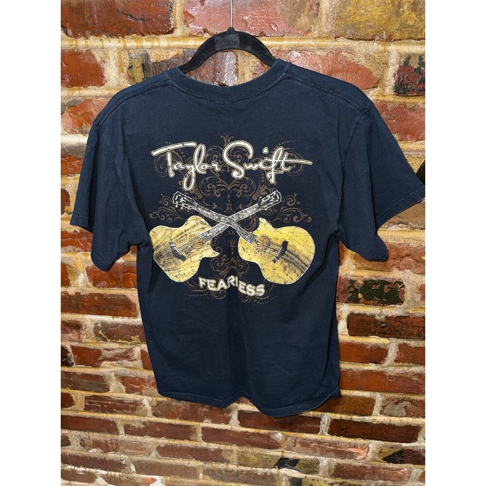 TAYLOR SWIFT 2009 Fearless Tour T-Shirt, Medium